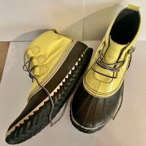 Sorel - Out n About Rain Duck Boots - Yellow Patent Leather